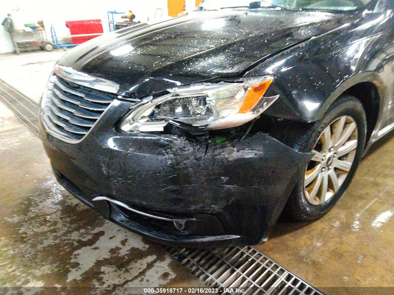 Chrysler 200 2013г.