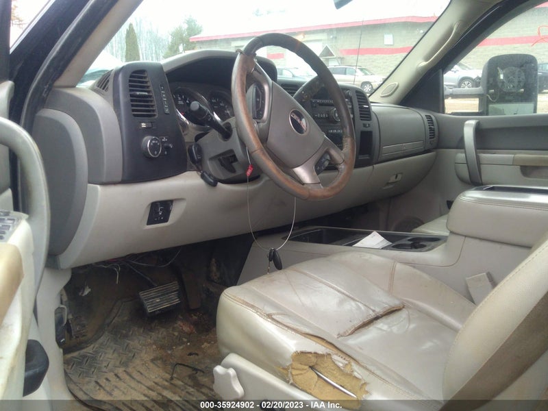 GMC Sierra 2500HD 2011г.