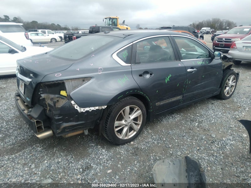 Nissan Altima 2013г.