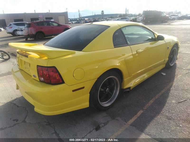 Ford Mustang 2001г.