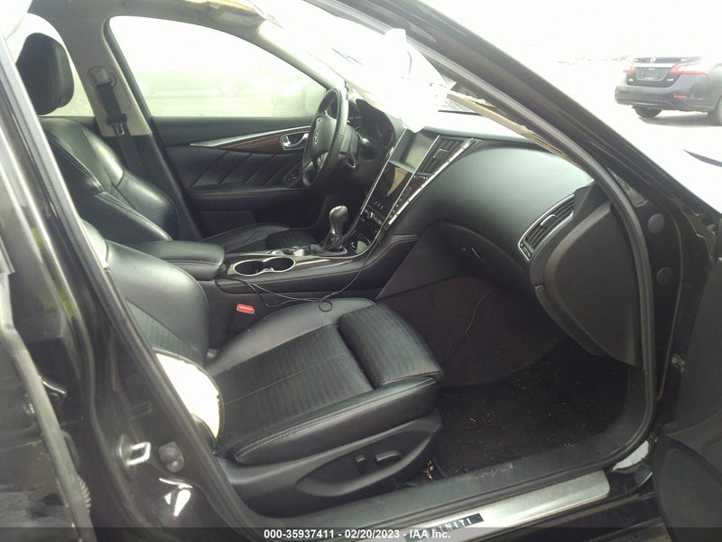 Infiniti Q50 2015г.