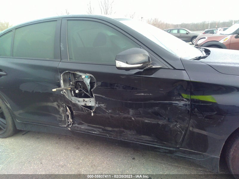 Infiniti Q50 2015г.