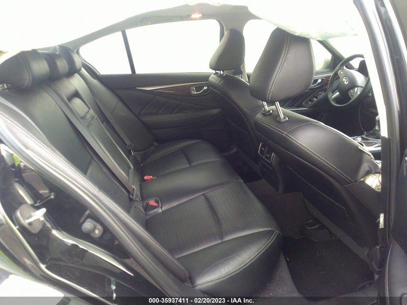 Infiniti Q50 2015г.