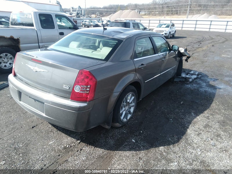 Chrysler 300 2008г.