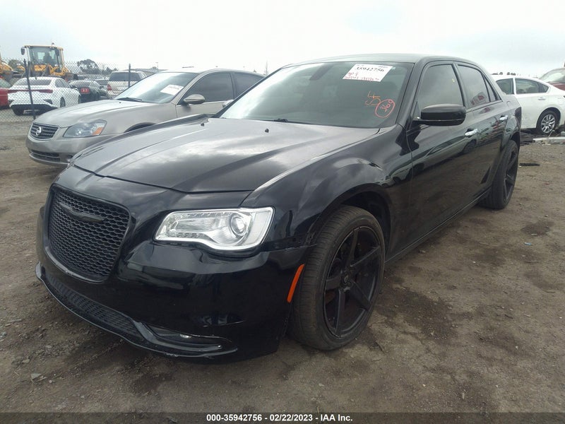 Chrysler 300 2015г.