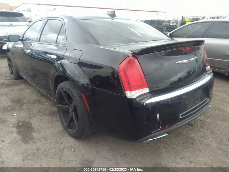Chrysler 300 2015г.