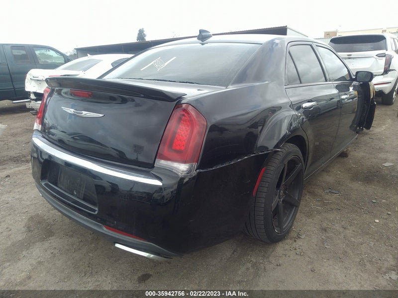Chrysler 300 2015г.