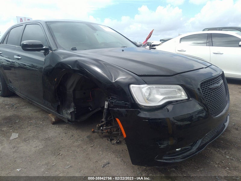 Chrysler 300 2015г.