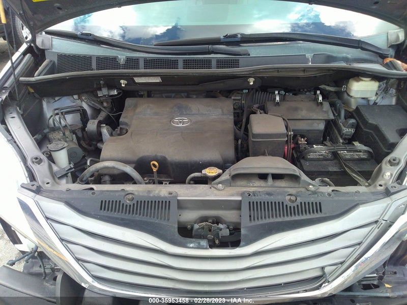 Toyota Sienna 2014г.