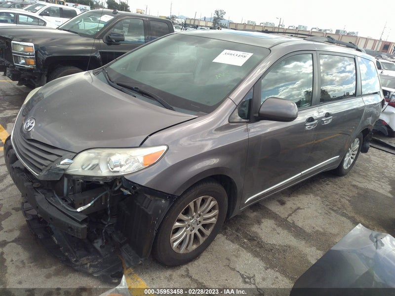 Toyota Sienna 2014г.
