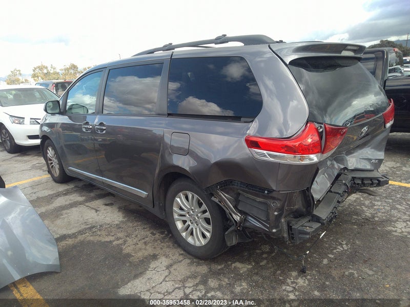 Toyota Sienna 2014г.