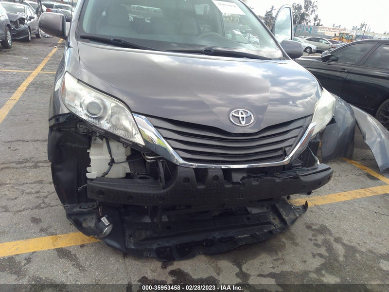 Toyota Sienna 2014г.