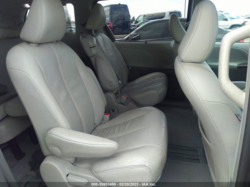 Toyota Sienna 2014г.