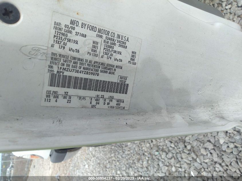 Ford Explorer 2000г.