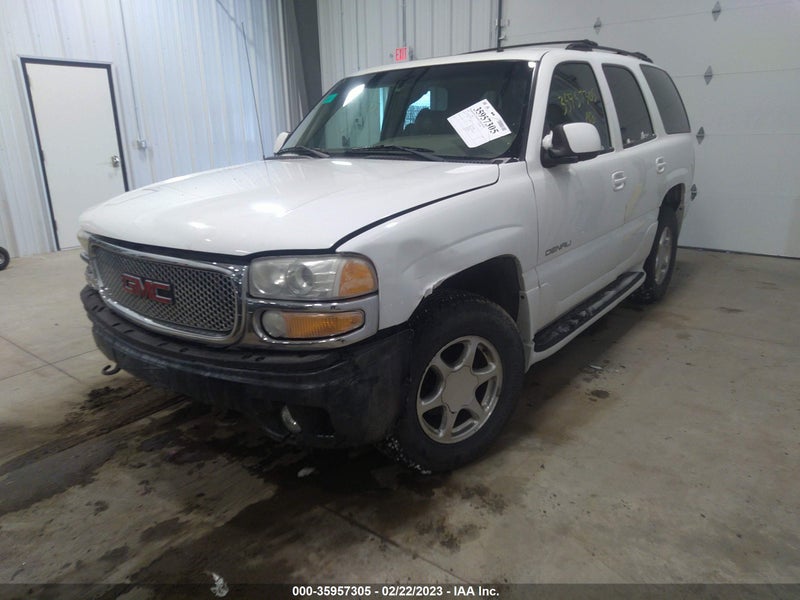 GMC Yukon Denali 2002г.