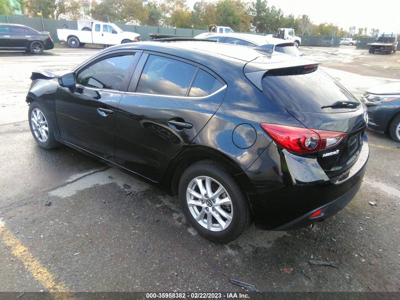 Mazda 3 2015г.