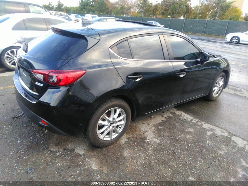 Mazda 3 2015г.