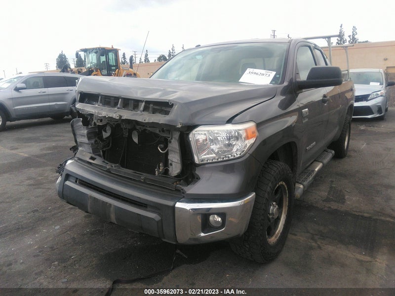 Toyota Tundra 2017г.