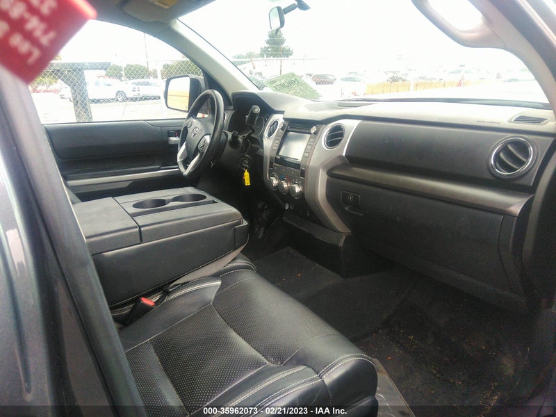 Toyota Tundra 2017г.