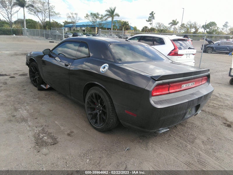Dodge Challenger 2013г.