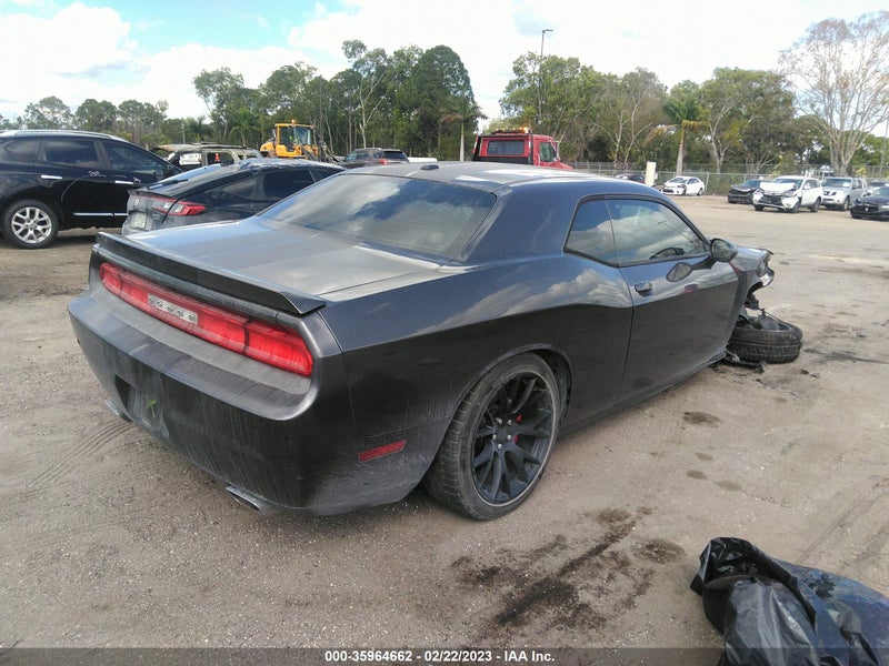 Dodge Challenger 2013г.