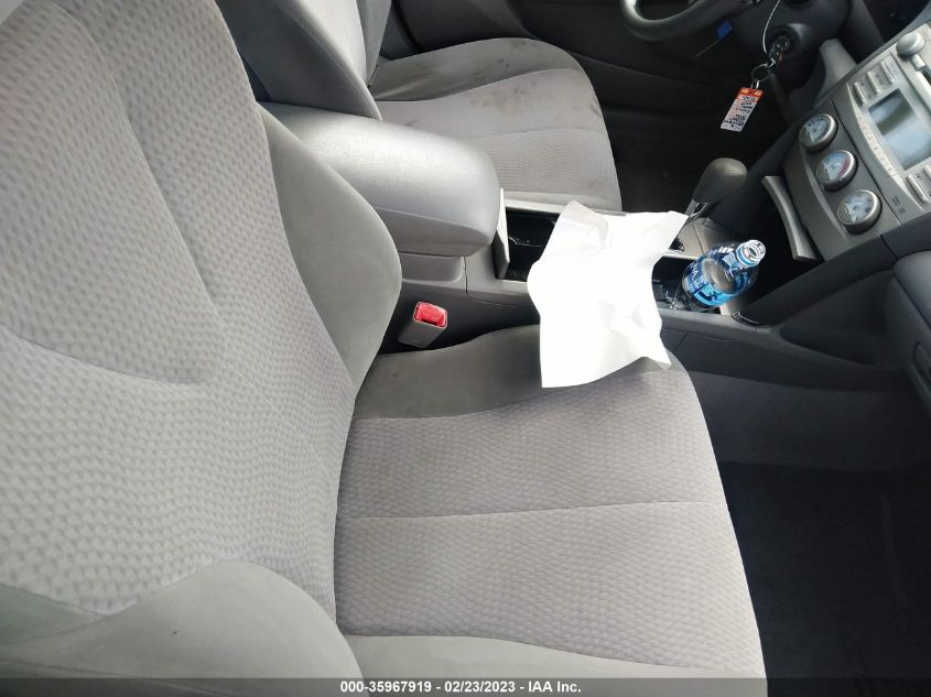 Toyota Camry 2010г.