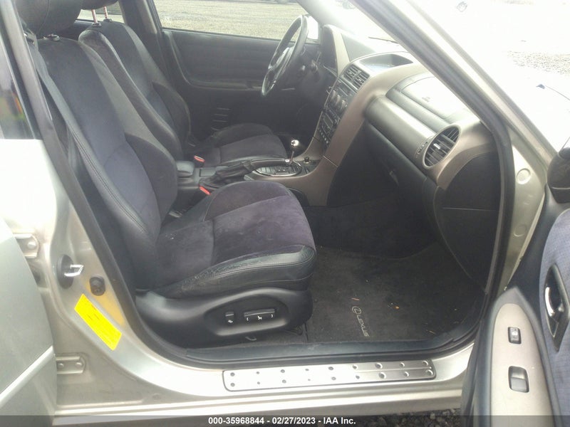 Lexus IS 300 2001г.