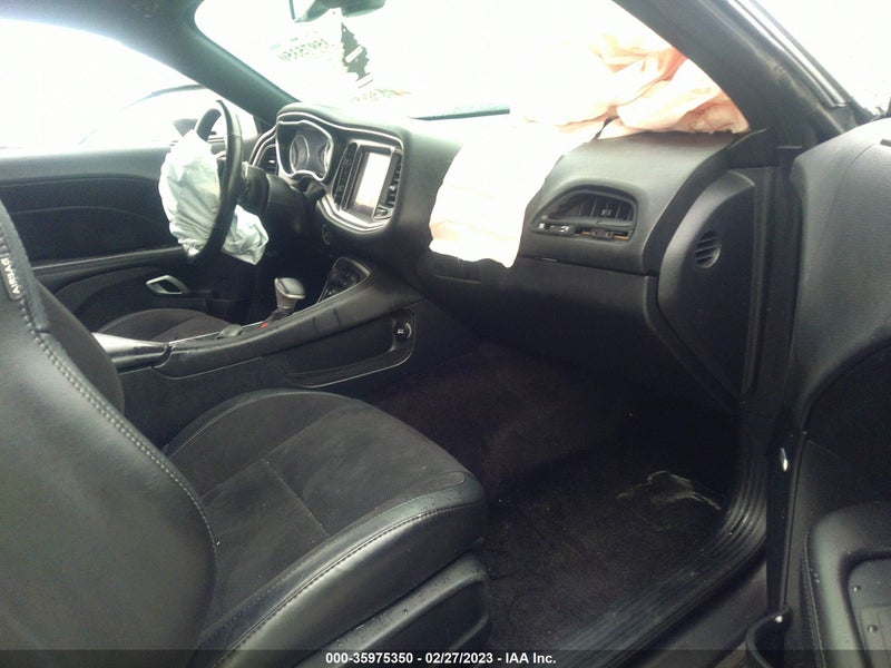 Dodge Challenger 2017г.