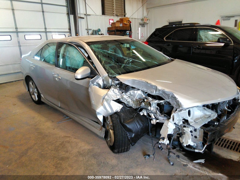 Toyota Camry 2014г.