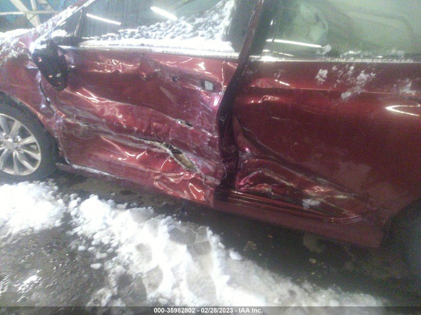 Chrysler 200 2015г.