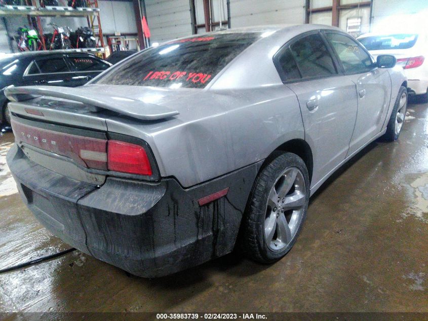 Dodge Charger 2013г.