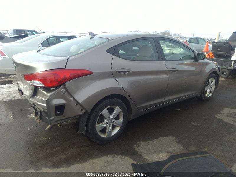 Hyundai Elantra 2012г.