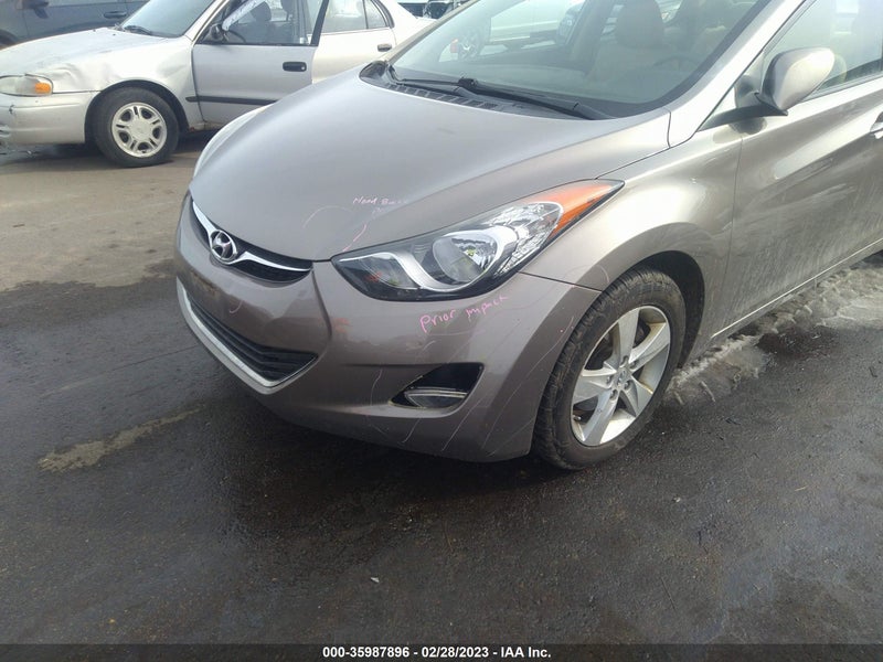 Hyundai Elantra 2012г.