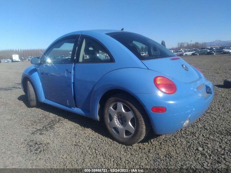 Volkswagen New Beetle 2001г.