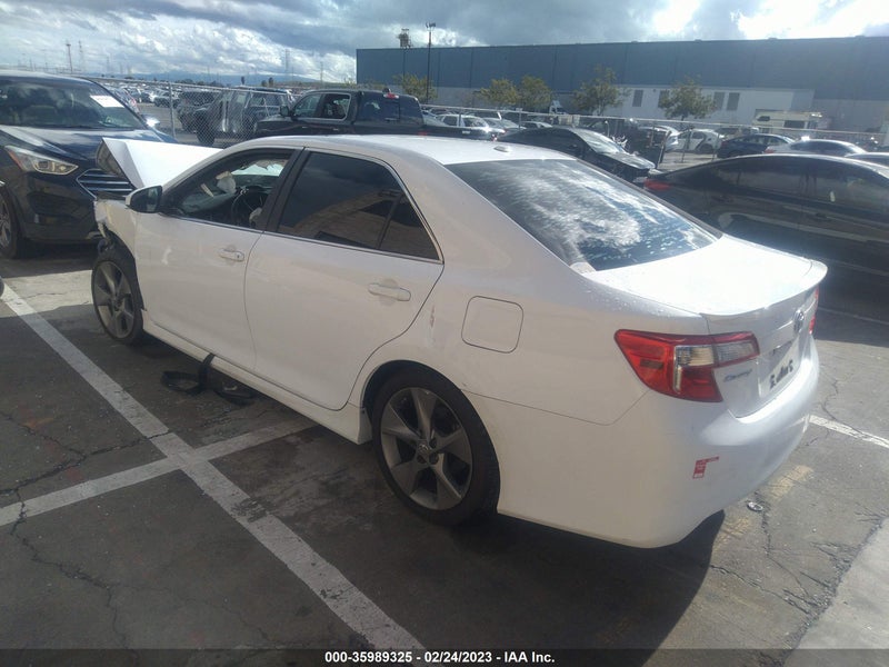 Toyota Camry 2014г.