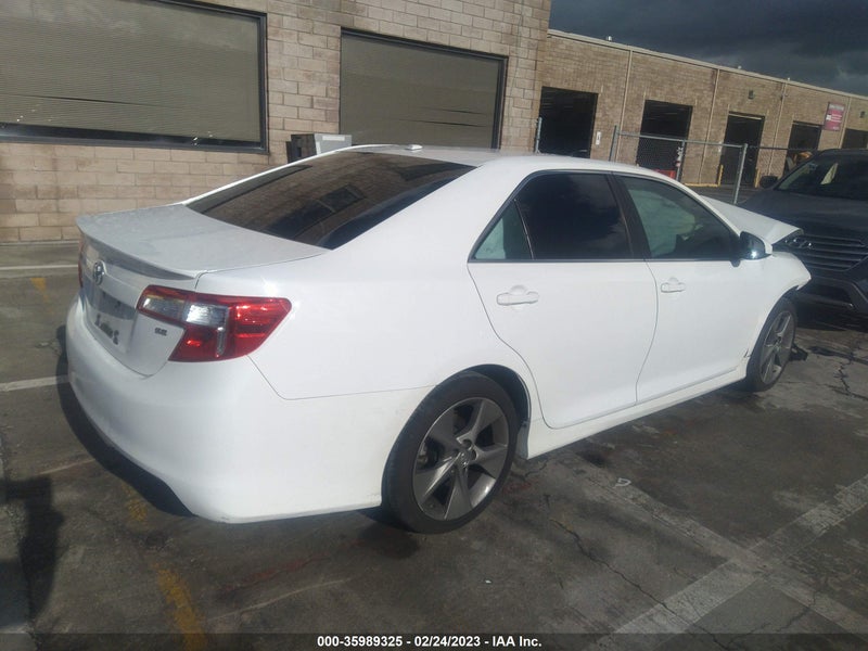 Toyota Camry 2014г.