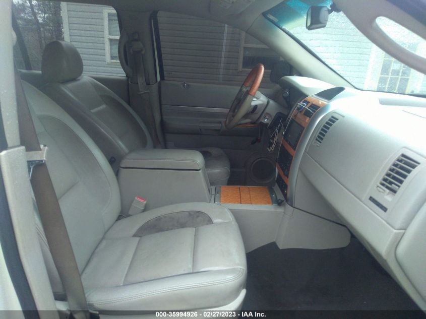 Chrysler Aspen 2008г.