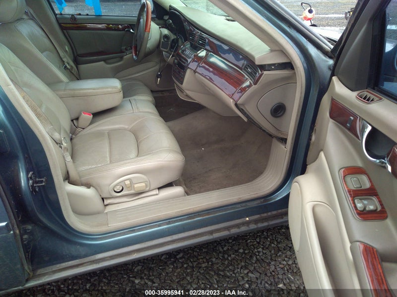 Cadillac DeVille 2000г.