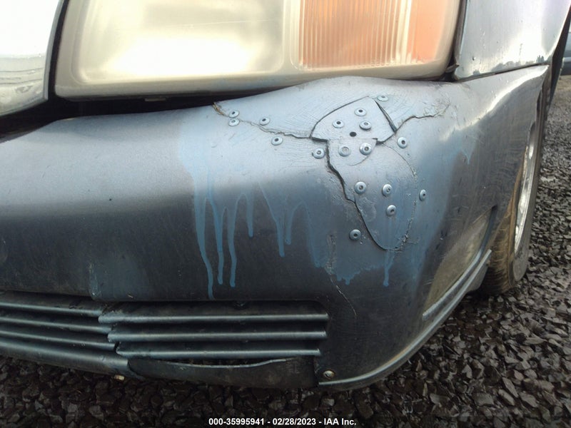 Cadillac DeVille 2000г.