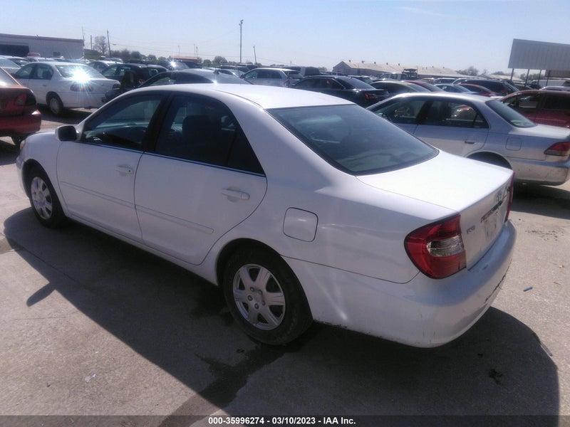 Toyota Camry 2004г.