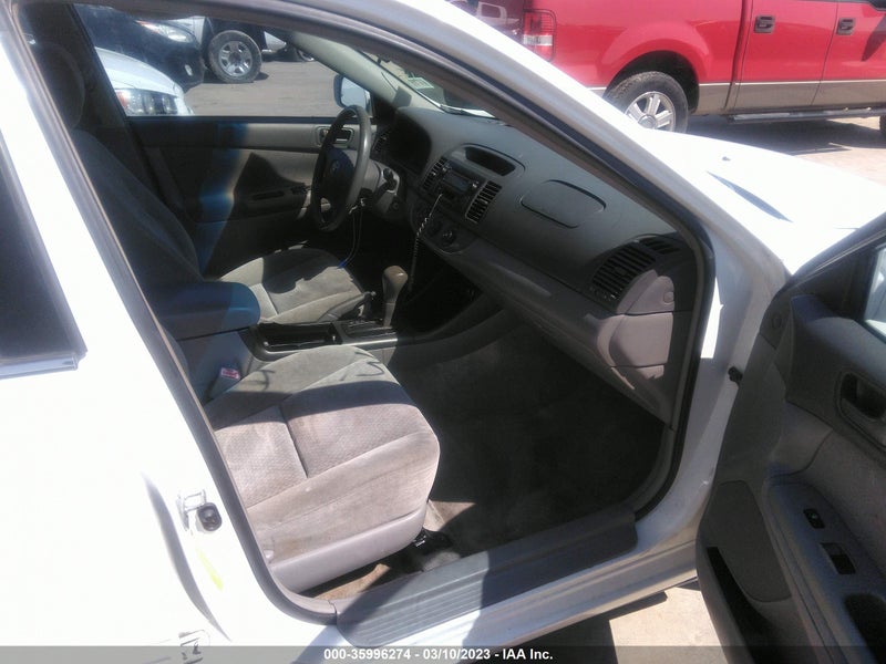 Toyota Camry 2004г.