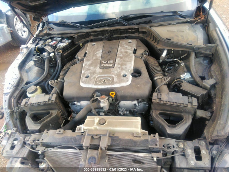 Infiniti Q70 2015г.