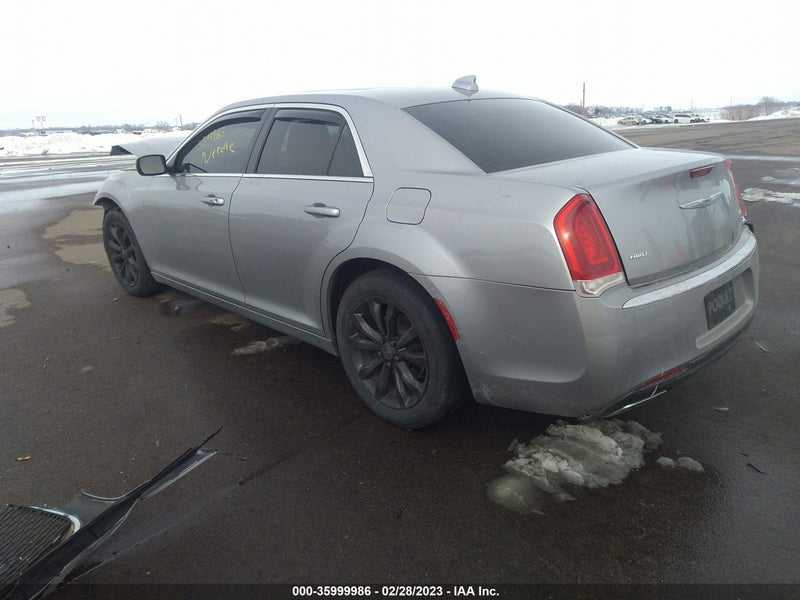 Chrysler 300 2016г.