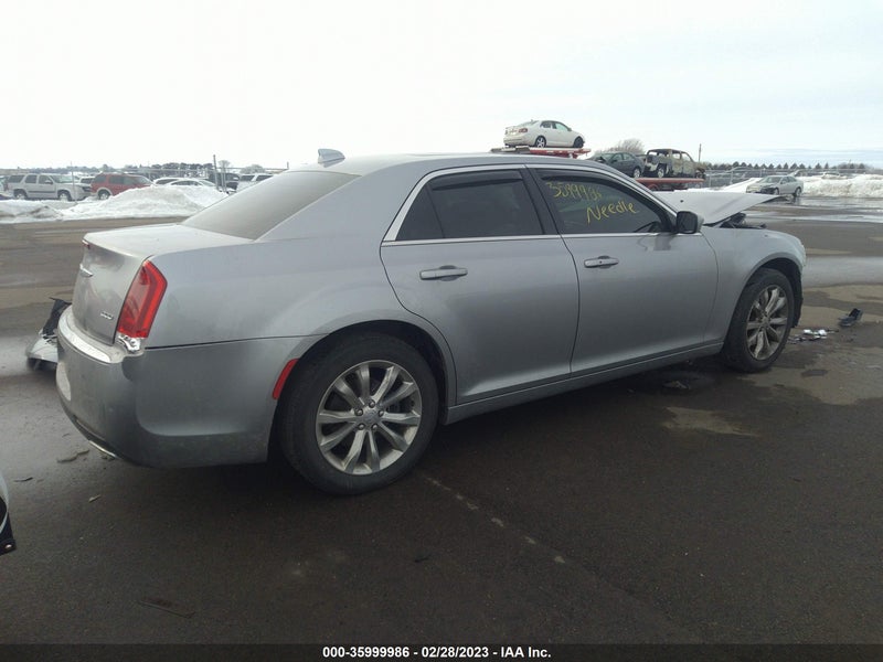 Chrysler 300 2016г.