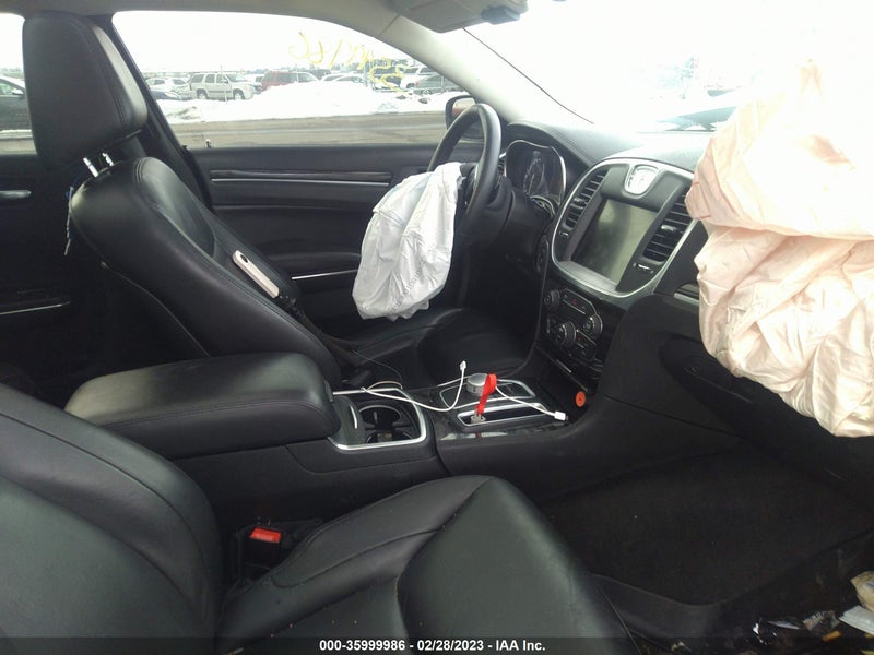 Chrysler 300 2016г.