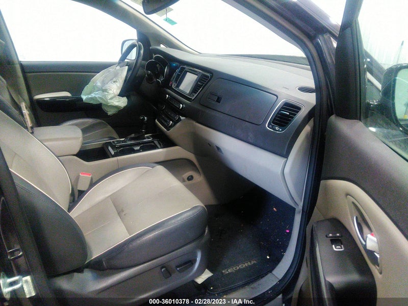 Kia Sedona 2015г.