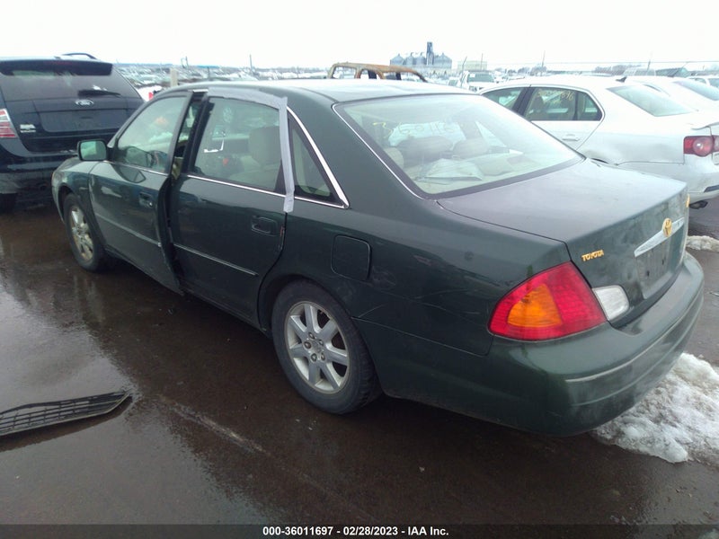 Toyota Avalon 2000г.