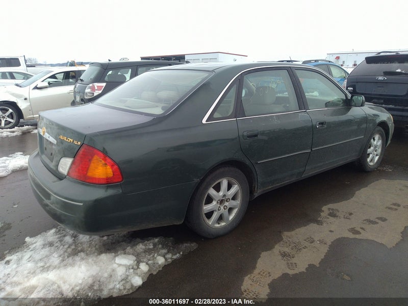 Toyota Avalon 2000г.