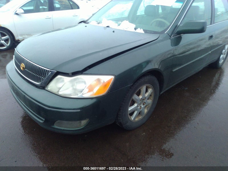 Toyota Avalon 2000г.