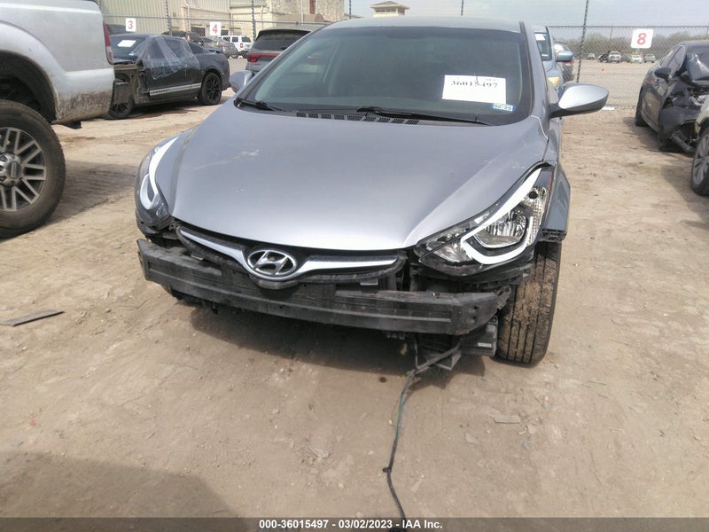 Hyundai Elantra 2015г.